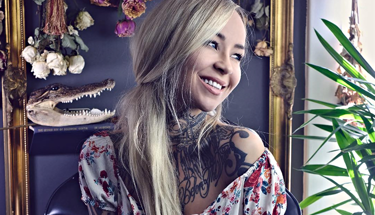Sara Fabel tattoo artist