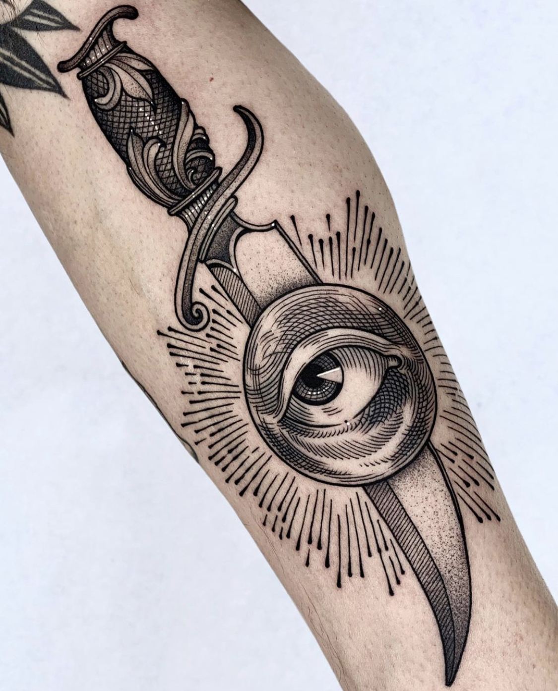 17 Killer Dagger Tattoo Designs